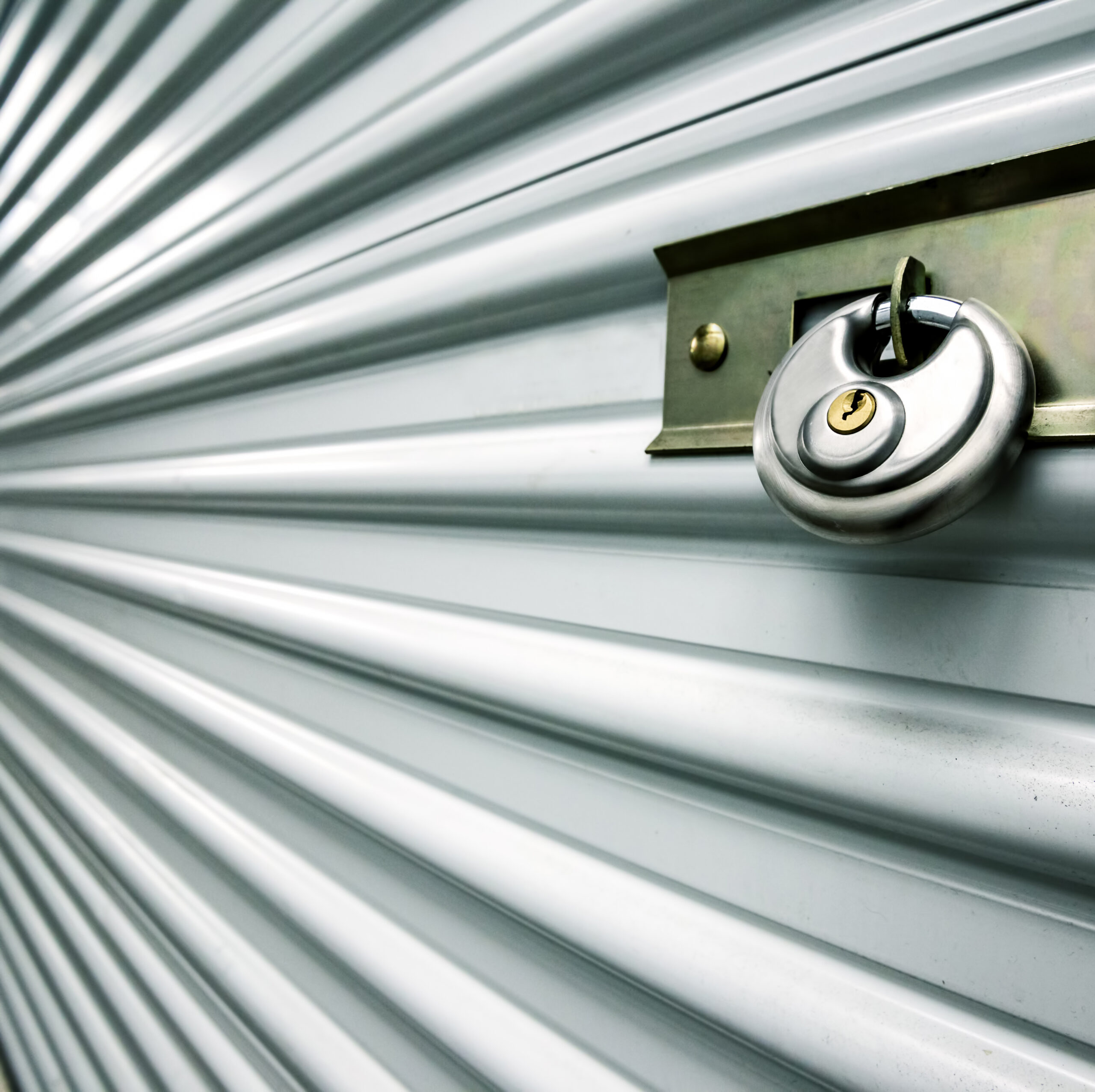 secure locks on storage units in floresville tx